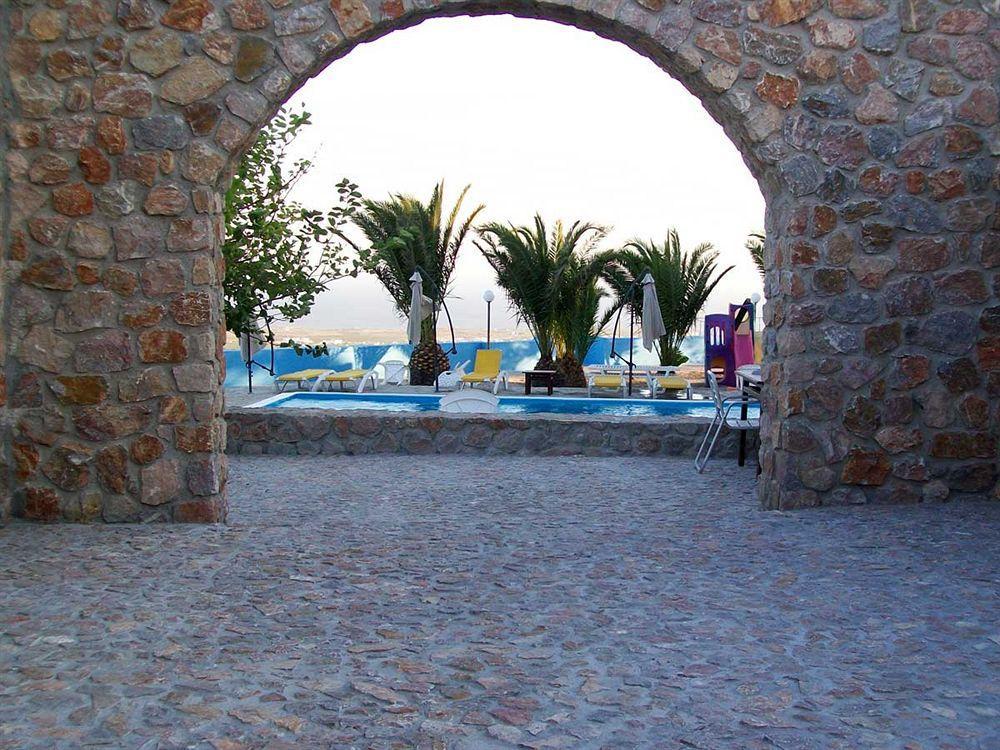 Zorbas Hotel Santorini Pýrgos Dış mekan fotoğraf