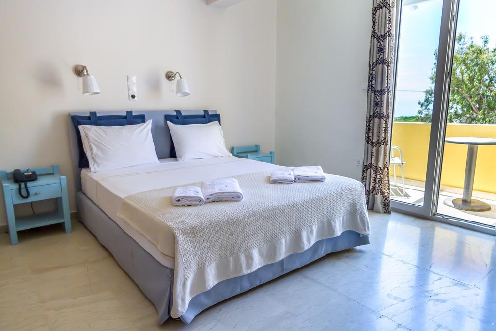 Zorbas Hotel Santorini Pýrgos Oda fotoğraf