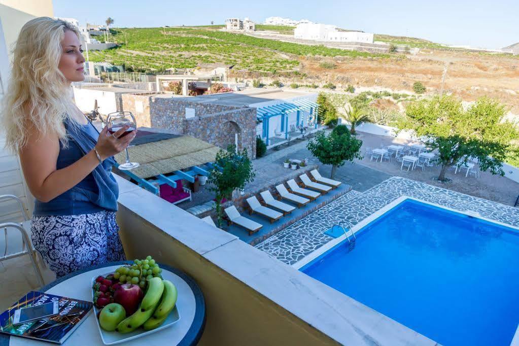 Zorbas Hotel Santorini Pýrgos Dış mekan fotoğraf